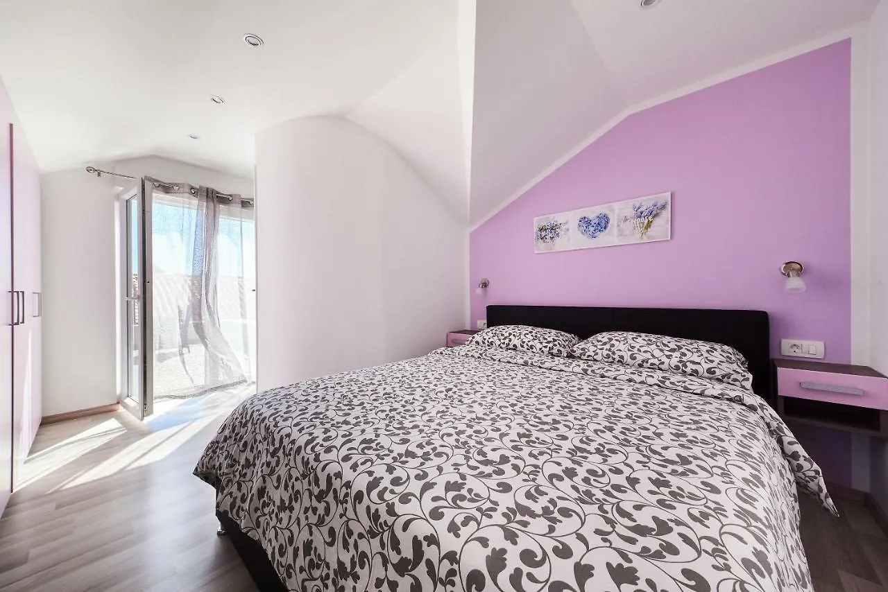 Apartment Tamara Umag 0*,