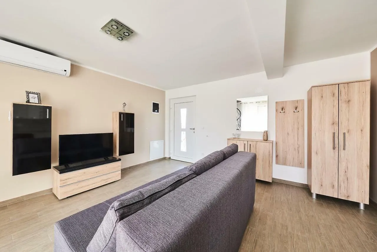 Apartment Tamara Umag 0*,  Croatia