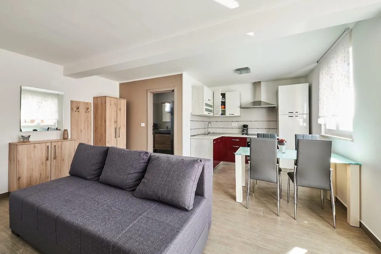 Apartment Tamara Umag 0*,  Croatia